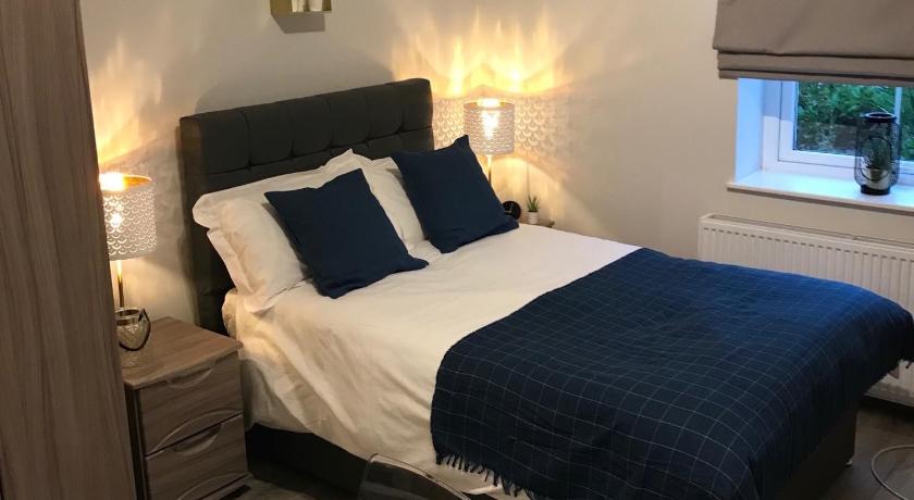Flat 1 Helena House 1-Bed Sleeps 2 Garden