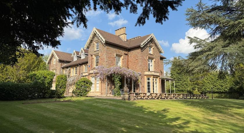 The Beeches - Entire Mansion