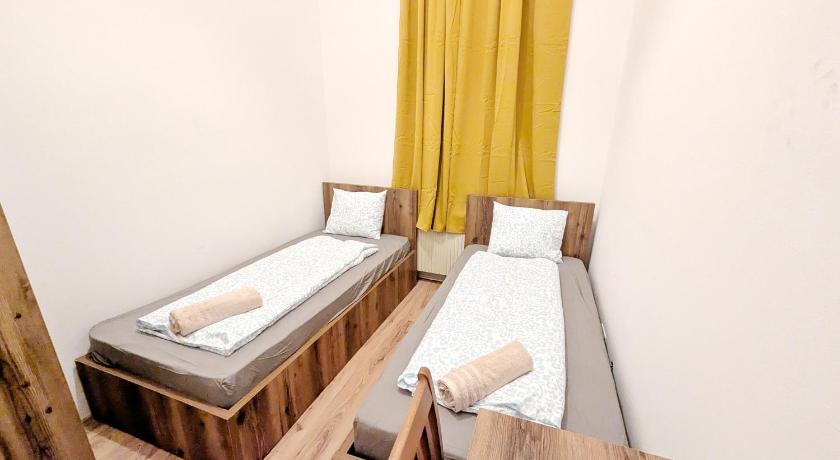 Spacious Rooms - 15 Min from Airport & City Center, 5 Min from Vienna Main-Bus Station EZ1