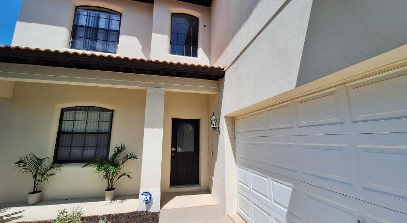 Spacious 5 bdrm 4 bth pool home, game room Memorial Day special close to Disney, Epic Universe