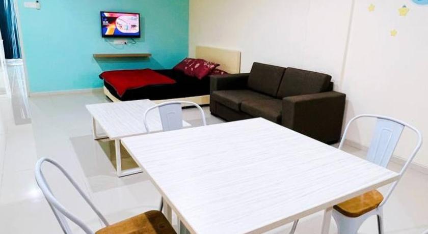 Marina 2 HOMESTAY JETI LUMUT MANJUNG