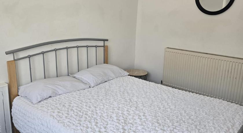 Simple Room Hostel style central location