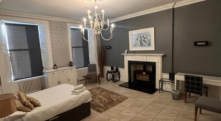 Spacious Double Room In The Heart Of Edinburgh