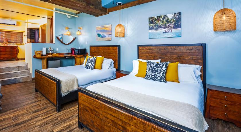 NOMADS HOTEL