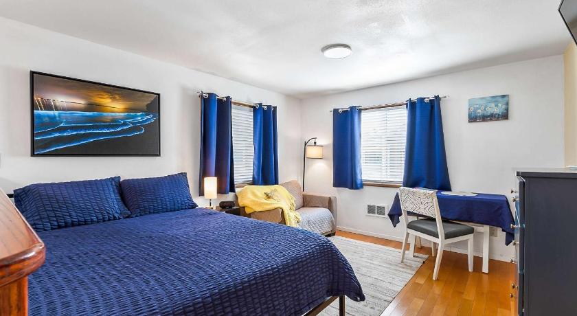 Comfortable Studio #1 Across The Street From The Beach