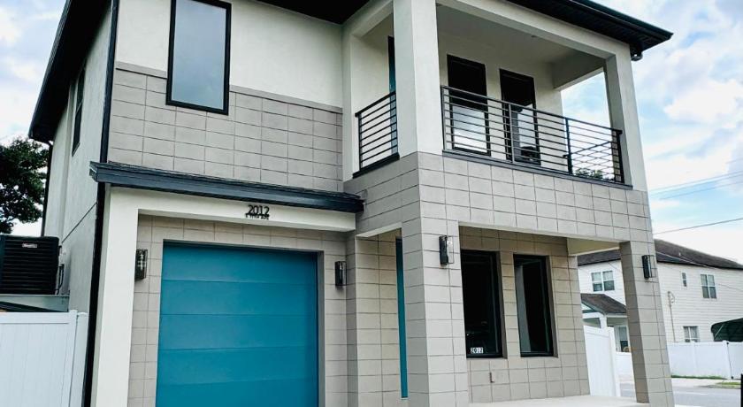 Tampa Lounge in Ybor