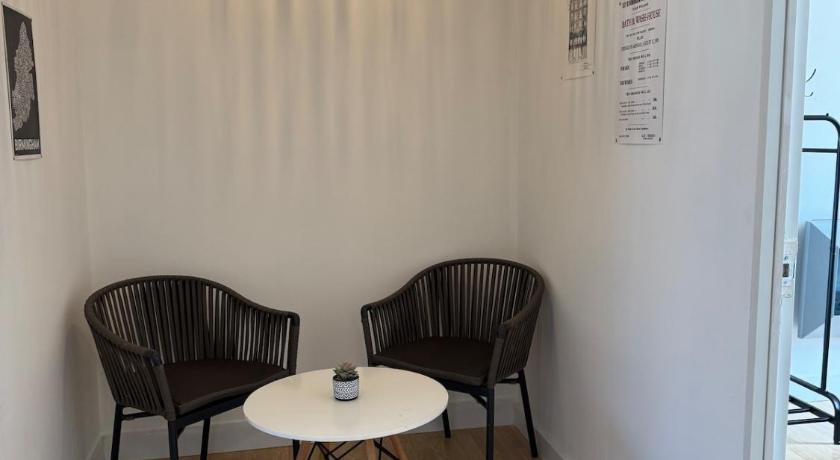 Newly decorated lovely three bedroom flat