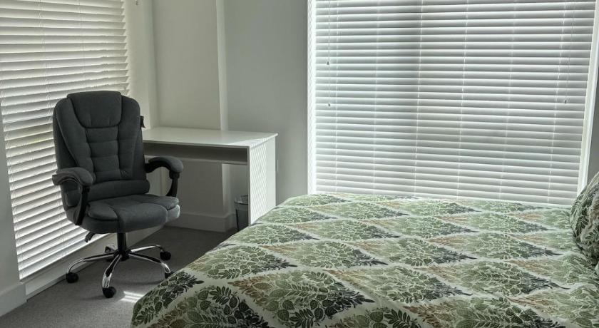 Fully furnished 2 bedroom complete Apartment for 5 Guest