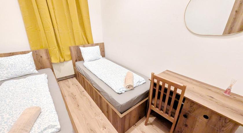 Spacious Rooms - 15 Min from Airport & City Center, 5 Min from Vienna Main-Bus Station EZ 12