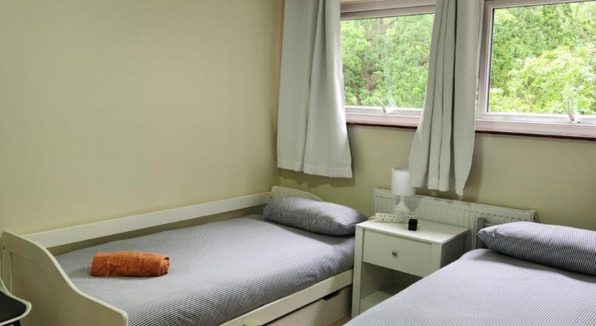 Twin Room in Crawley,Gatwick,West Sussex