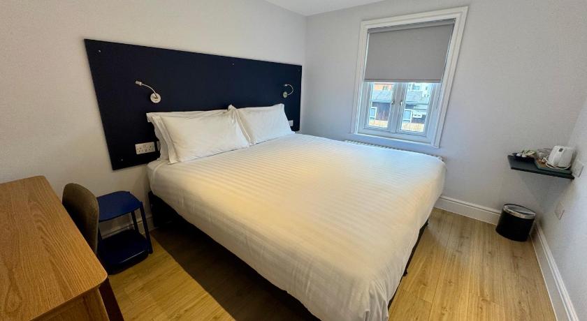 Brentwood Hotel
