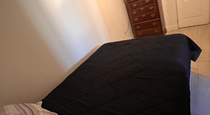 Downtown Secluded Room 2