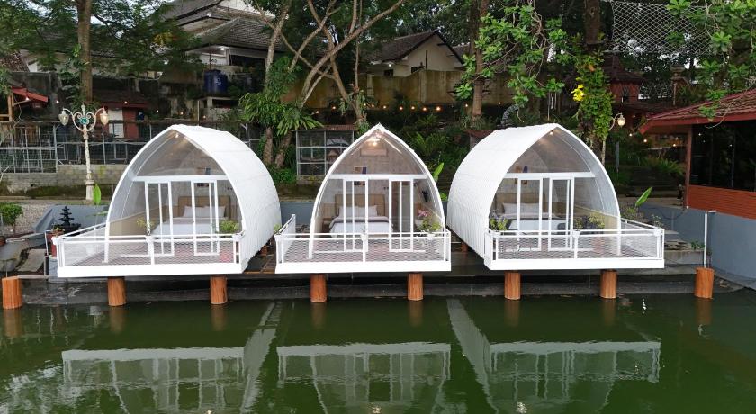 Floating Glamp