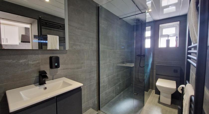 Modern 2 bedroom house near national park