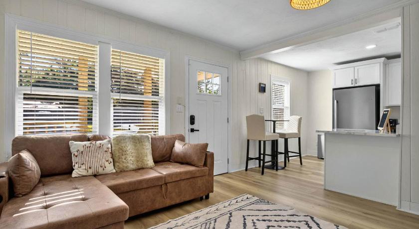 It's A Vibe- less than 10mins Capital,Hospitals,FAMU,&FSU