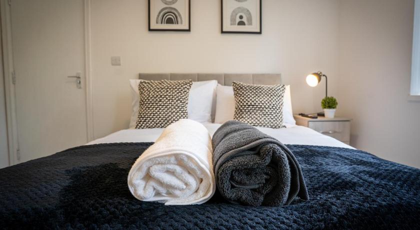 Beckbury House close to the City, 7 mins from QE and Royal Othopedic Hospital, Bham University