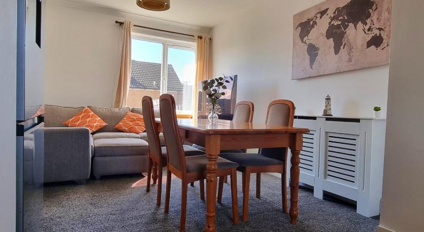Stylish Coastal Retreat in Saltcoats