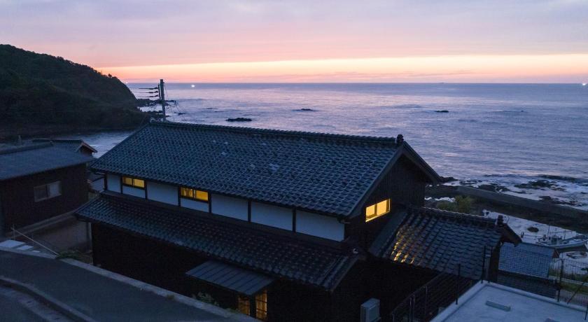 Iso Ocean Breeze Villa