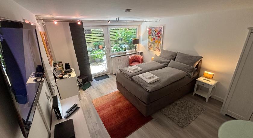 Doppelzimmer in Stuttgart-Birkach - Nähe Musicals im SI-Zentrum, Messe, Flughafen, Uni Hohenheim