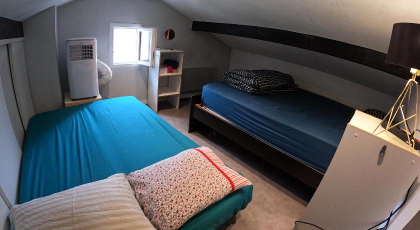 Chambre 4 personnes 2 lits proche metro 5