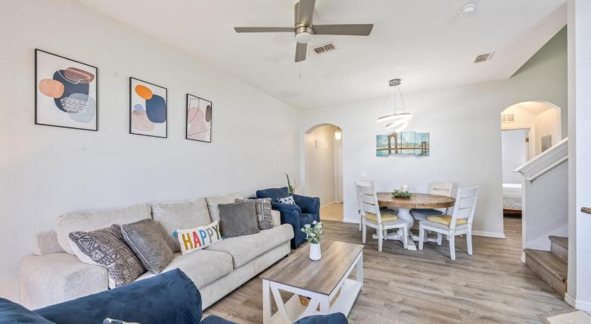 Cozy Stylish Townhome