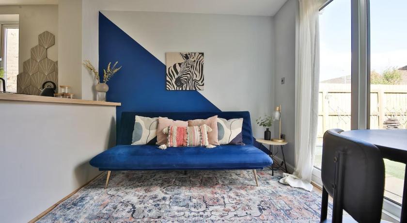 2 Bedroom Stunning Apartment - Sleeps 6 - Central Location