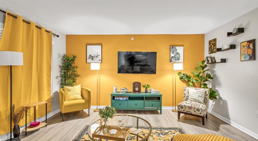 Casa Marigold ATX - Cozy Stay - Near DT & Airport