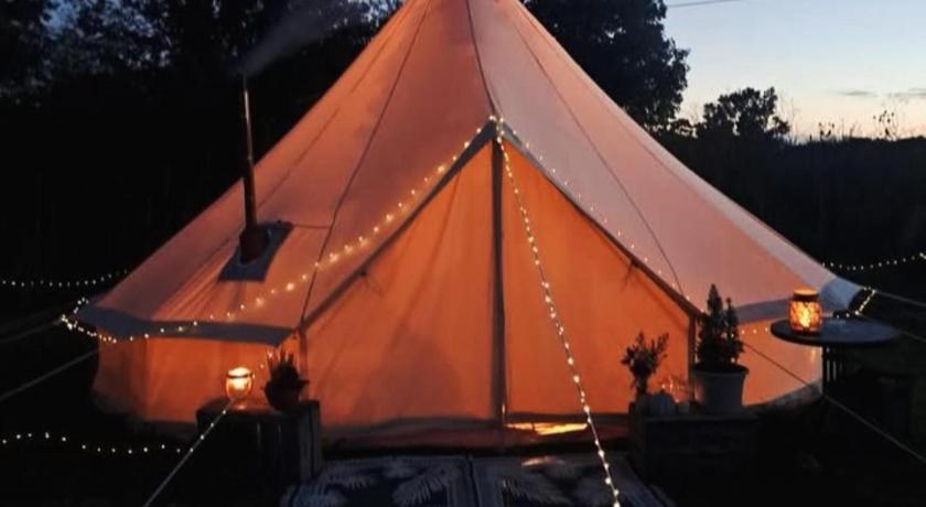 Cozy Dog Friendly Hot Tent With Log Burner & Logs