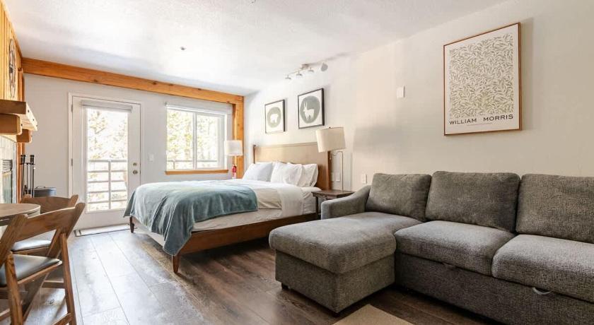 Kirkwood Studio Full Kitchen & Meadow Balcony