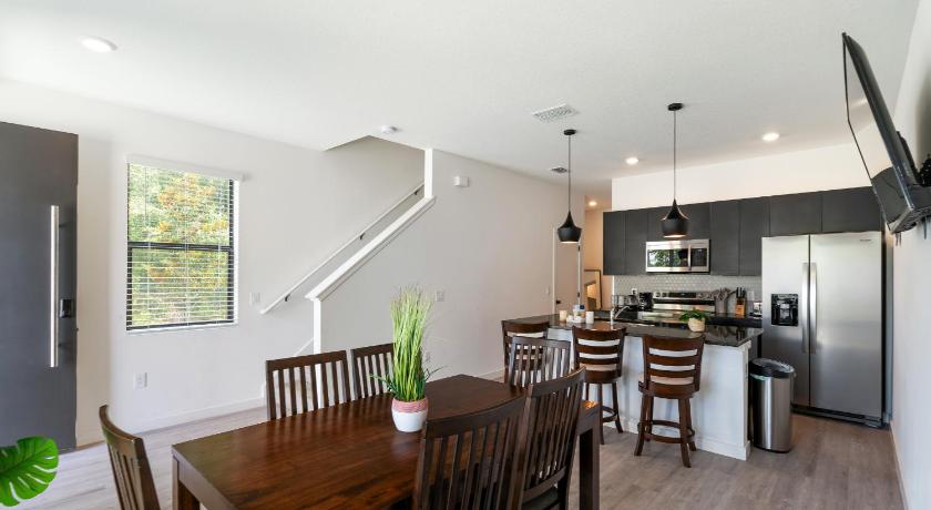 Brand New Townhouse, min from Disney
