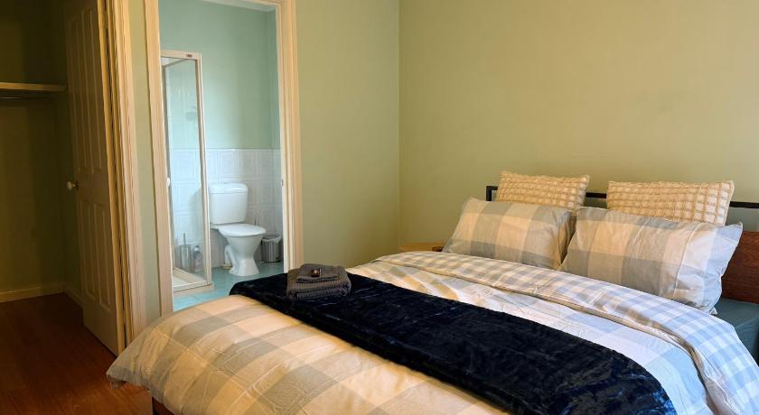 Private Rooms in Bentleigh 1 min to Train Station, Cafes and close to Monash Uni