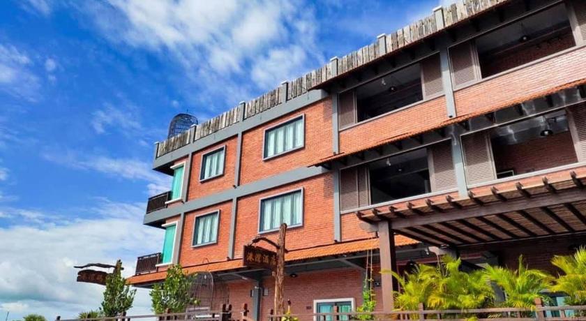 Capital O 91170 Kurau Bay Hotel