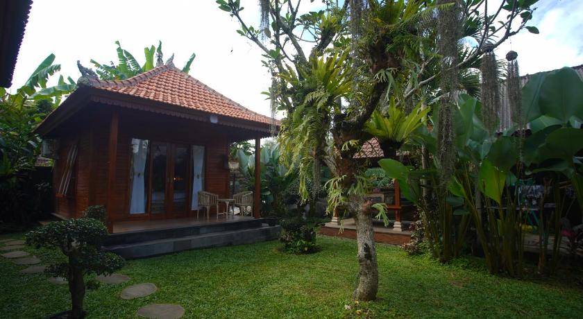 D SARI WOODEN House