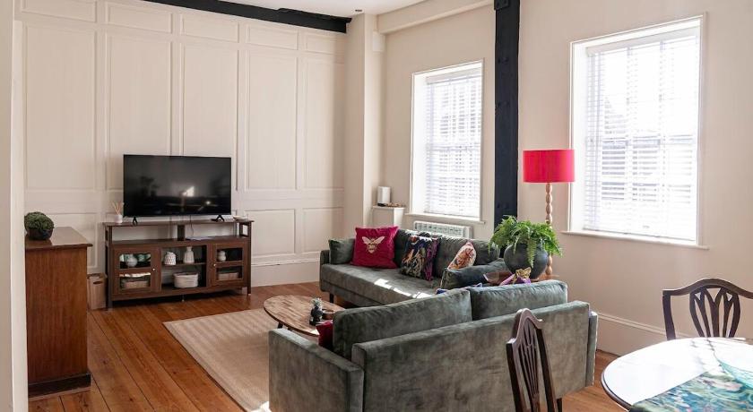 Tysoes Court Tewkesbury