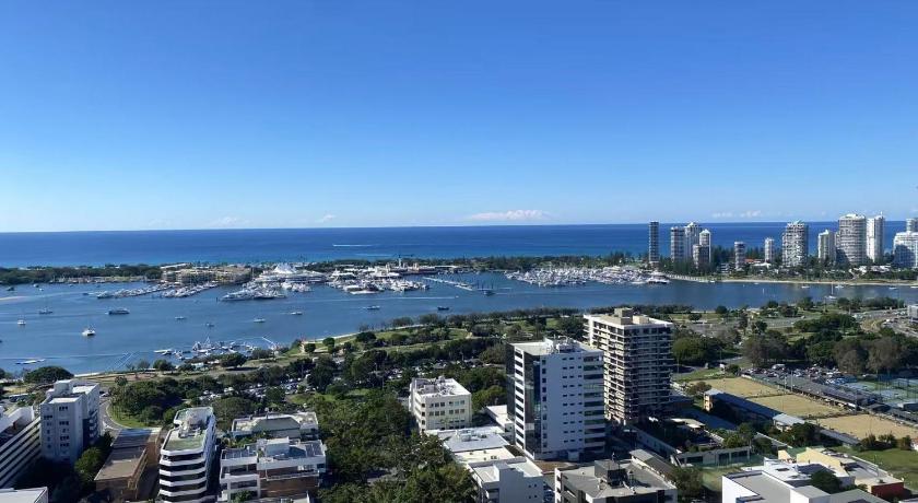 Harbor Nest Southport CBD 2B APT