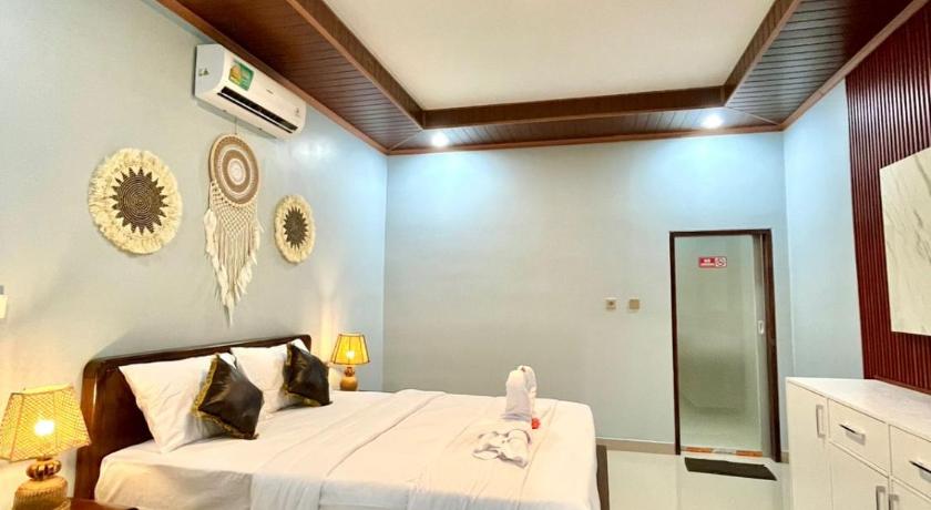 Golden Beach Hotel Sekotong