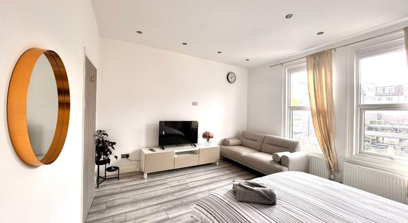 93 A Apartment