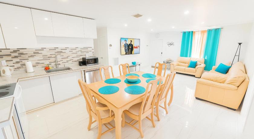 Bright & Cozy Family Home Near Dania Beach