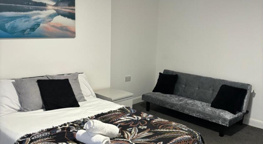 Private Minimalist 2 Bedroom Apartment with Netflix