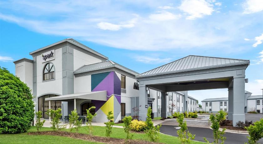 Spark by Hilton Spring Lake Fayetteville