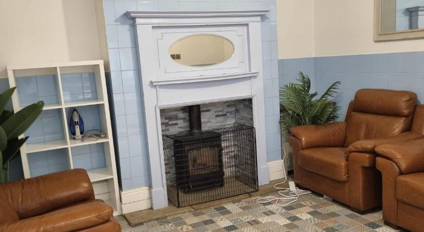 8 Guests - Free Parking - Full Equipped House