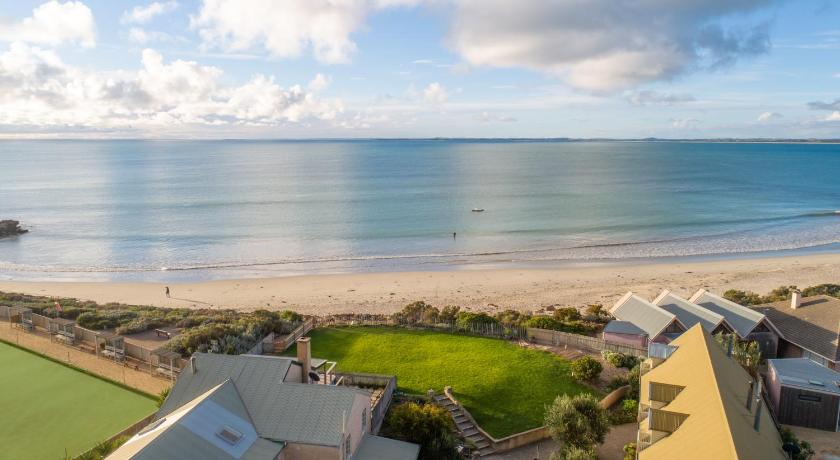 Splash by the Sea - Waterfront Accommodation