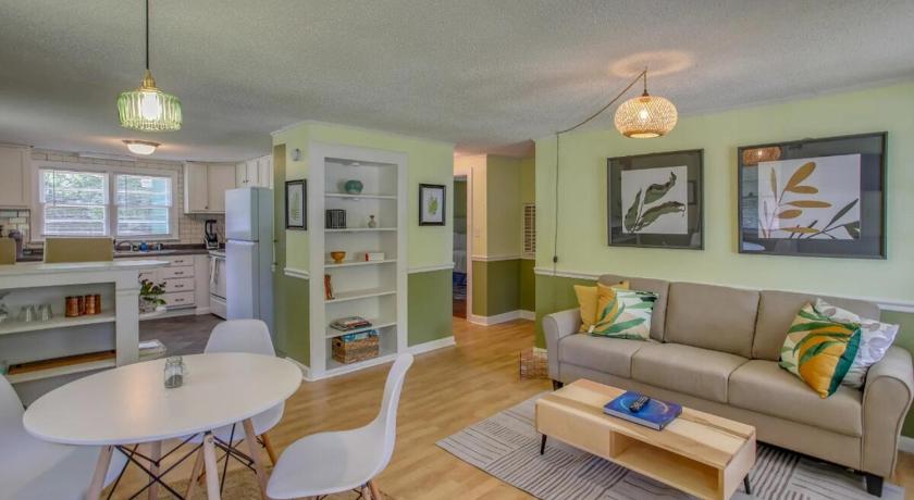 Mid-Century Wilmington Cottage