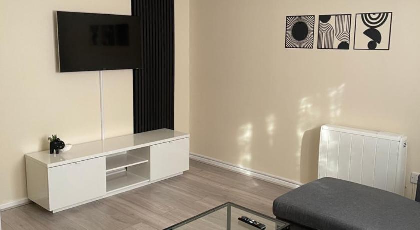 Cardiff bay cosy apartment with parking