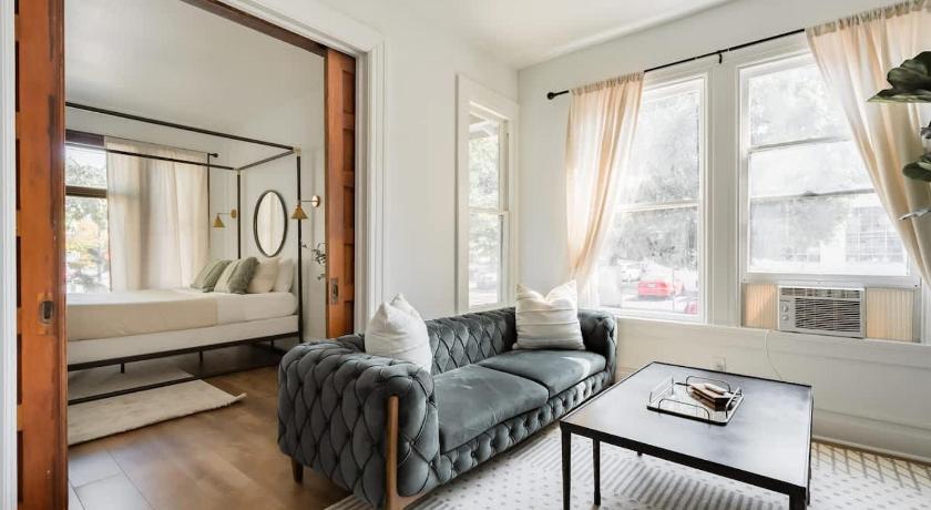 Stay Portland - The Etoile Suite - Nob Architecture & Boutiques