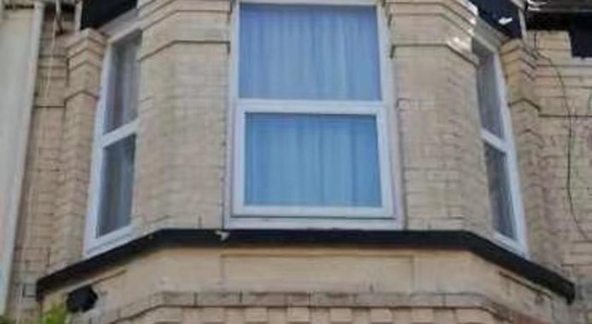 Folkestone-Chart Road House