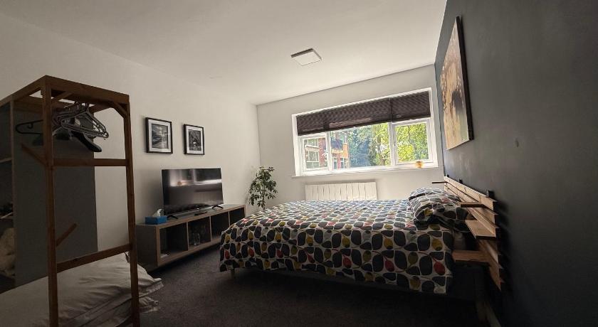8 Riversdale King Size Room