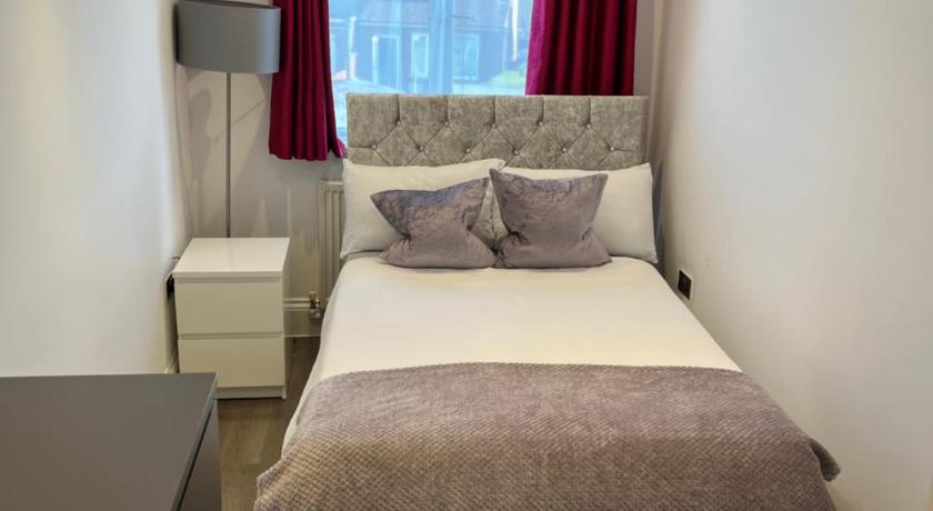 Double Guest Room 40 minutes from Central London