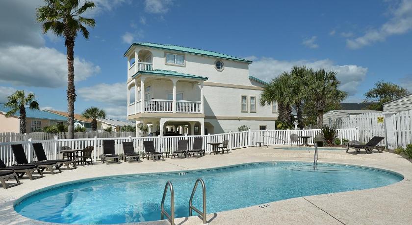 Tranquil Beach & Hot Tub & Pool Getaway