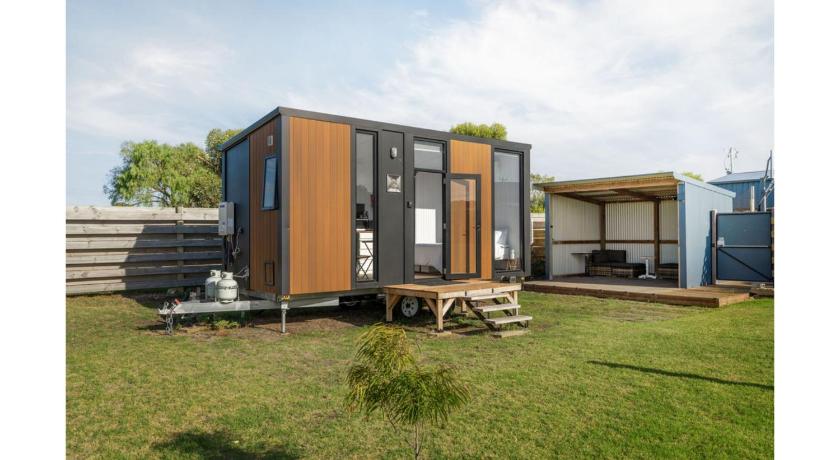 Rosebrook Riverviews by Tiny Away